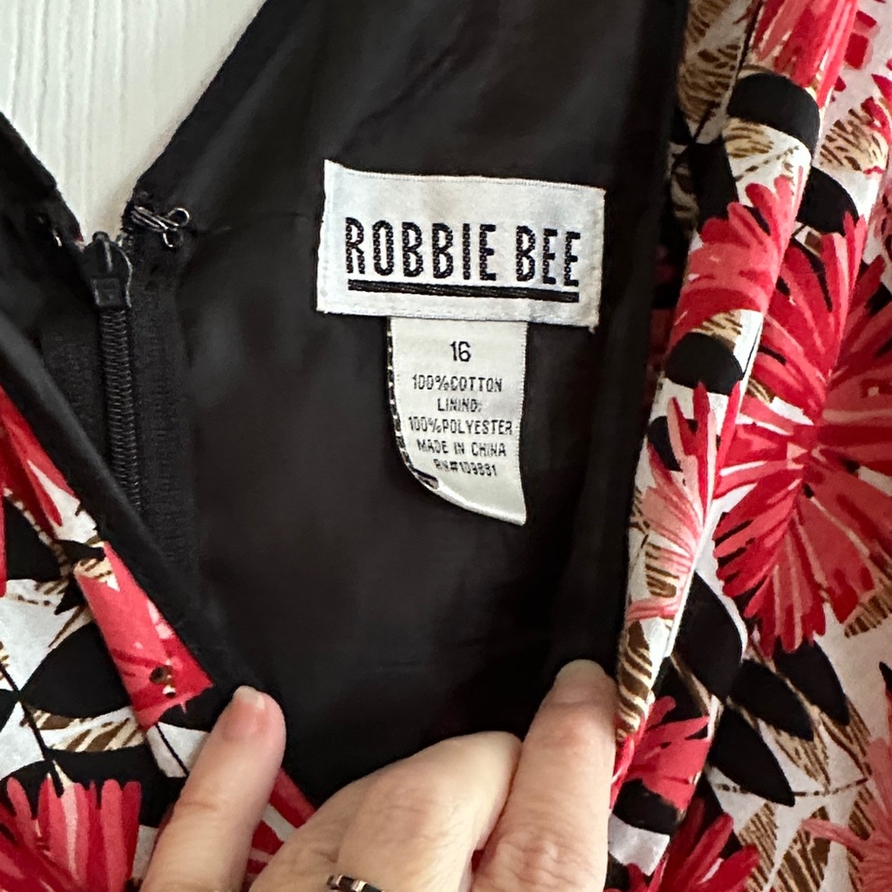 Robbie Bee Floral Sleeveless Dress - Red, Salmon Pink and Black Sz 16 - Picture 3 of 7